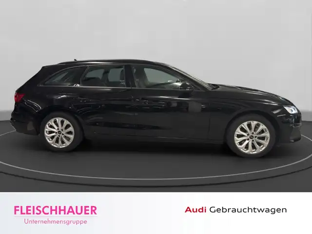 Audi A4 view 8