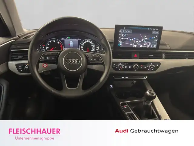 Audi A4 view 15