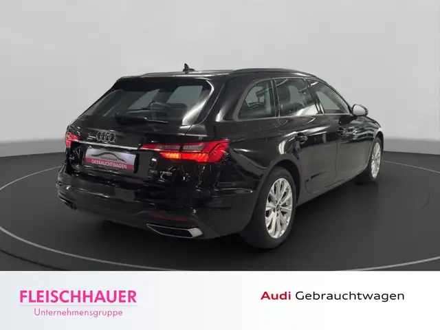Audi A4 view 7