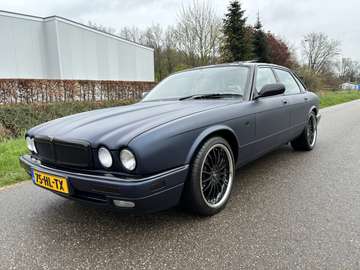 4.0 R S/C SUPERCHARGED / LEER / MAT BLAUW / SCHUIF