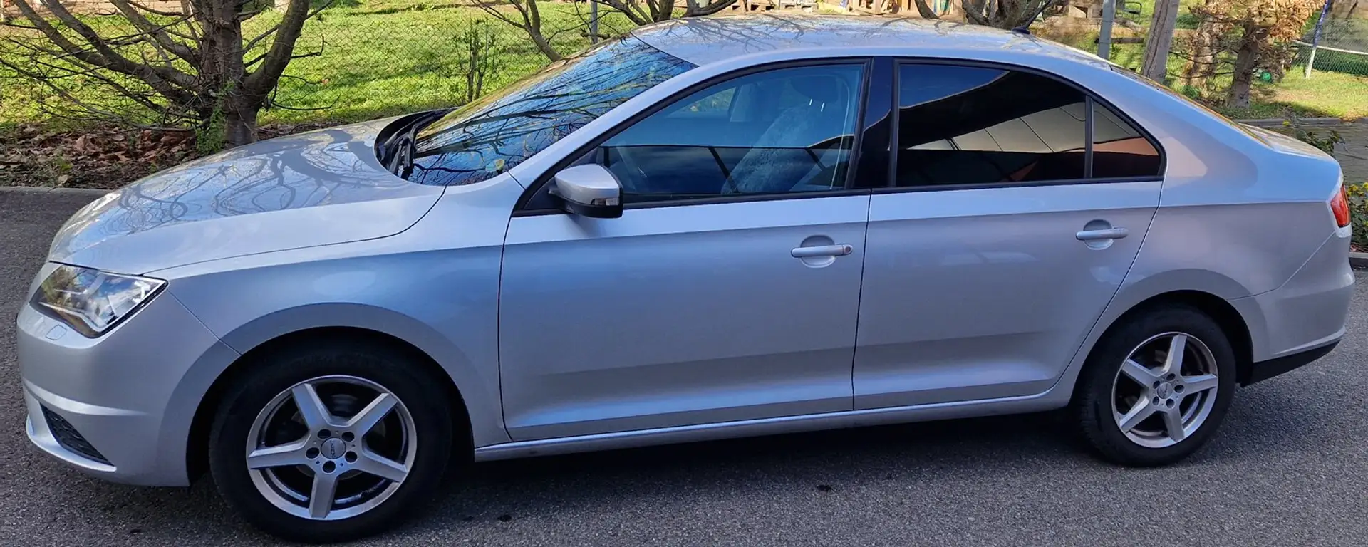 SEAT Toledo Toledo 1.2 TSI Reference Stříbrná - 1