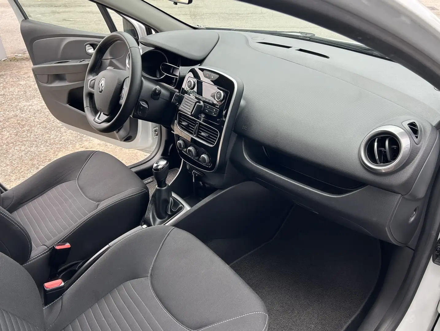 Renault Clio Clio 5p 1.2 16v Limited Collection ok neopatentati Bianco - 2