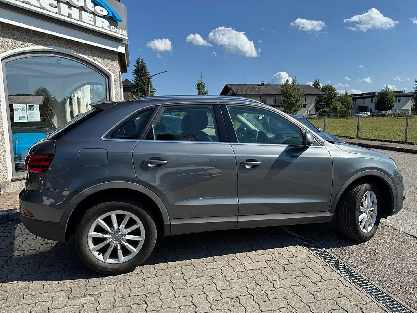 Audi Q3 2,0 TDI Style DPF*Xenon*Navi*Sitzh* Gris - 2