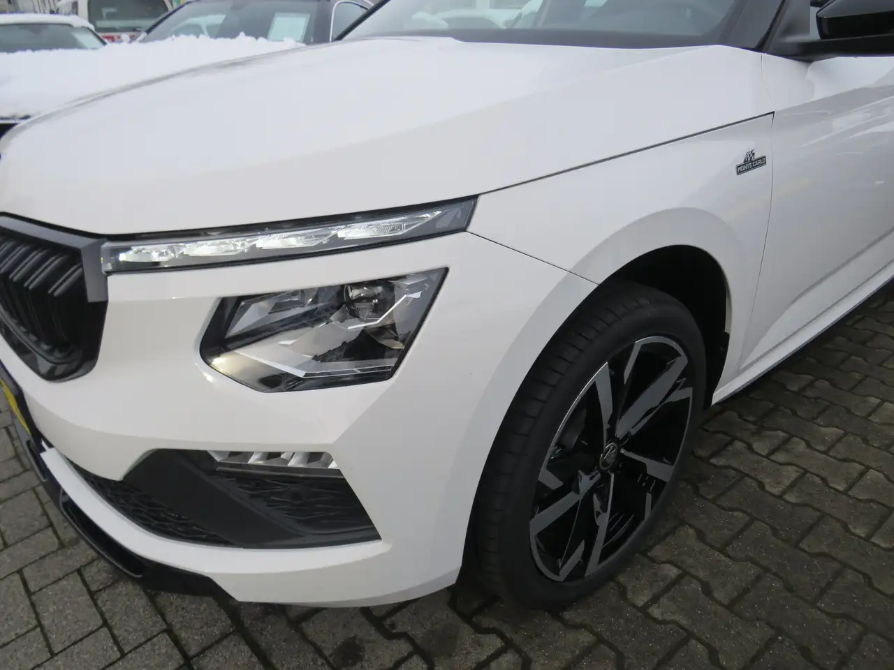 Skoda Kamiq 1.5 TSI DSG Monte Carlo *PANO*AHK*KAMERA*MATRIX 7