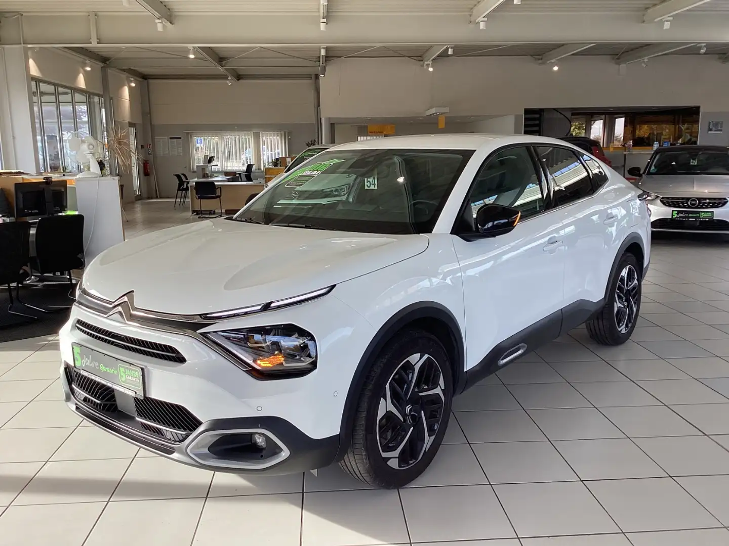 Citroen C4 X 1.2 PureTech 130 SHINE LED+Navi+SHZ+2xKlima Weiß - 2