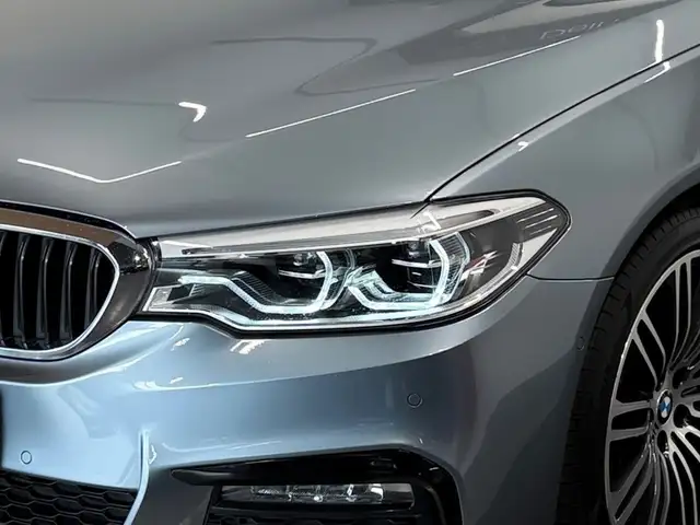 BMW 5 Series view 12