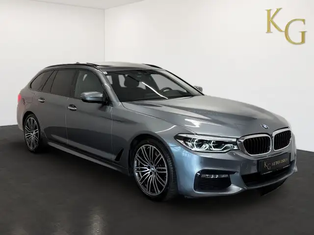 BMW 5 Series view 10