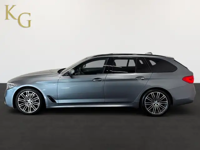 BMW 5 Series view 4