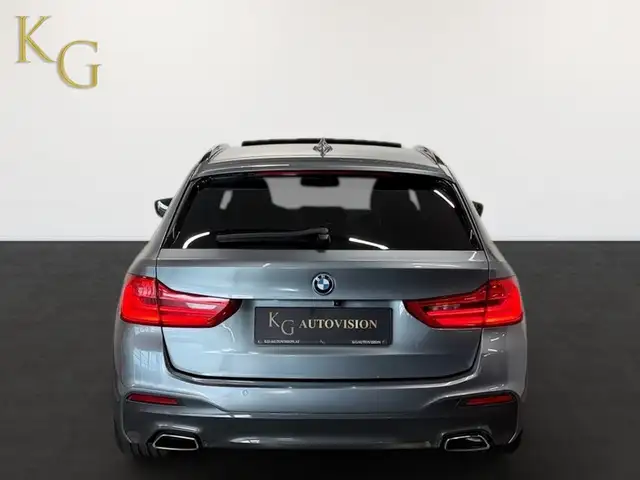 BMW 5 Series view 6