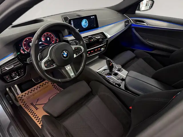 BMW 5 Series view 15
