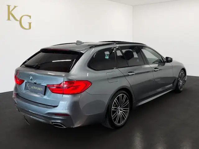 BMW 5 Series view 7
