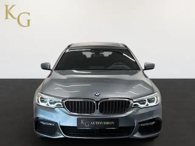BMW 5 Series view 11