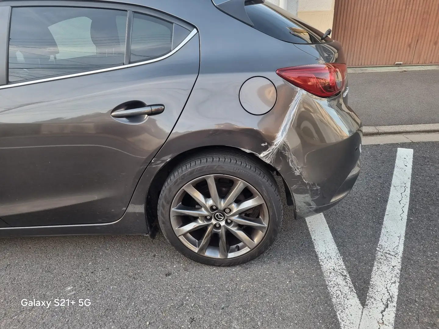 Mazda 3 Mazda3 1.5L SKYACTIV TEHNOLOGY Gris - 2