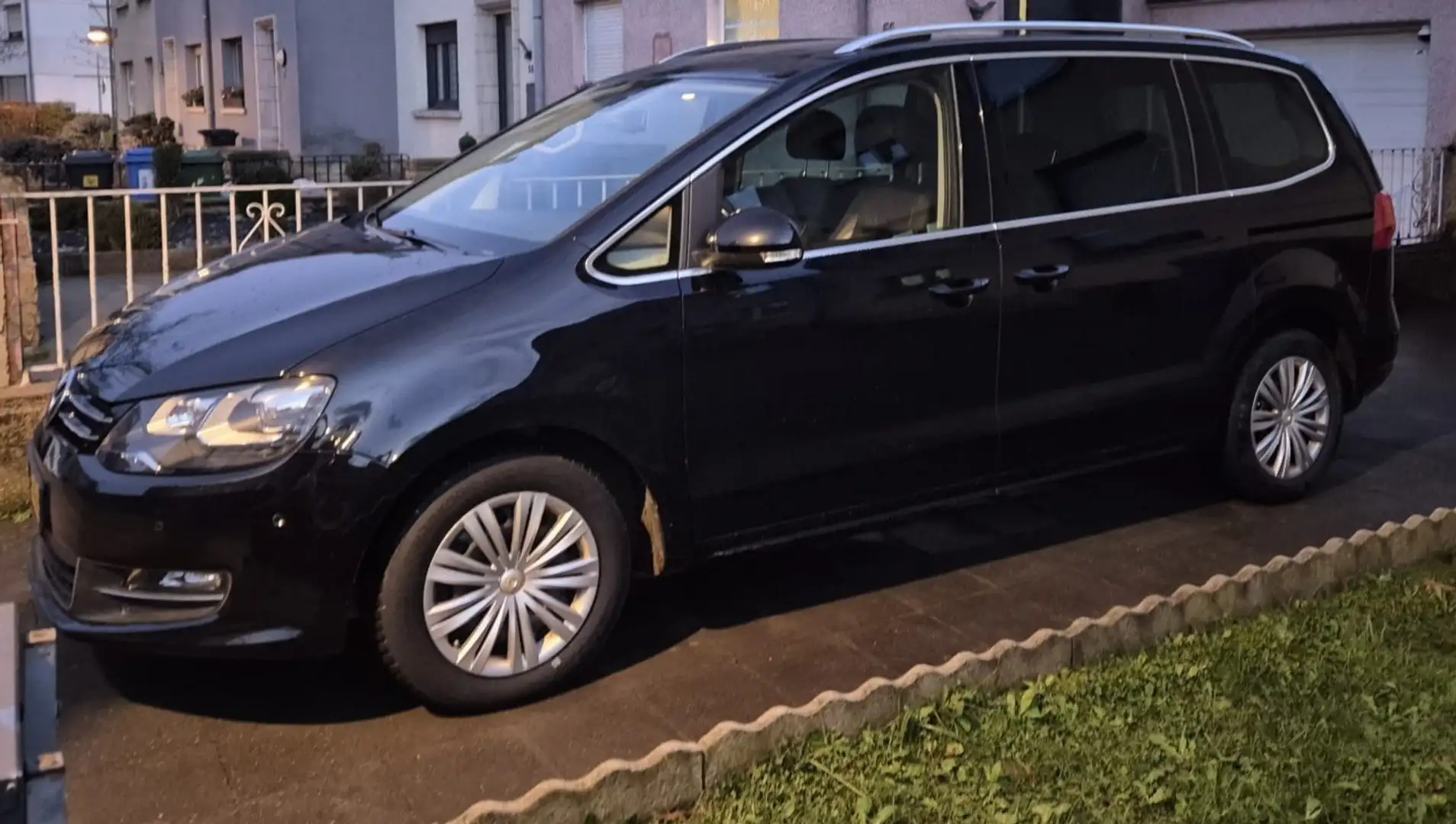 Volkswagen Sharan 2.0 TDI 140 FAP BlueMotion Technology Cup 4Motion - 1