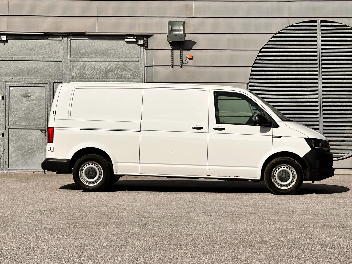 Volkswagen T6 Transporter 2.0 TDI Kasten lang / Bluetooth / 6 Gang Weiß - 1