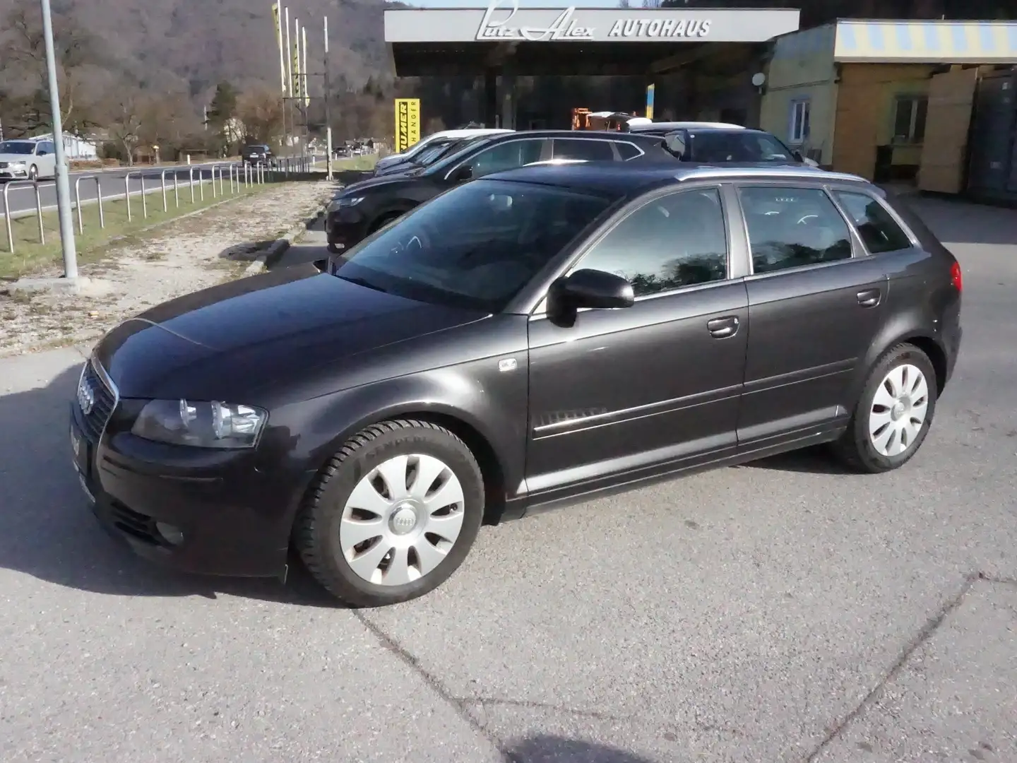 Audi A3 SB Ambition quattro 2,0 TDI DPF Gris - 2