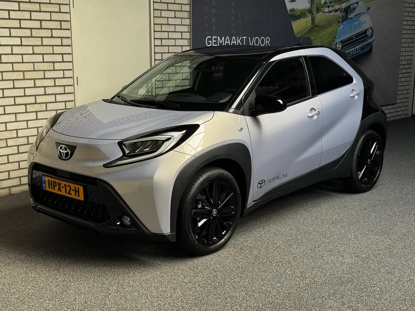 Toyota Aygo X 1.0 VVT-i S-CVT JBL automaat Paars - 2
