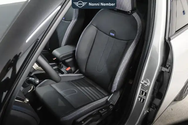 MINI Countryman view 14