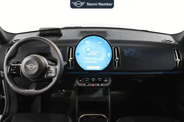 MINI Countryman view 11