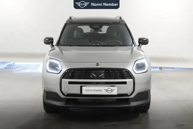 MINI Countryman view 2