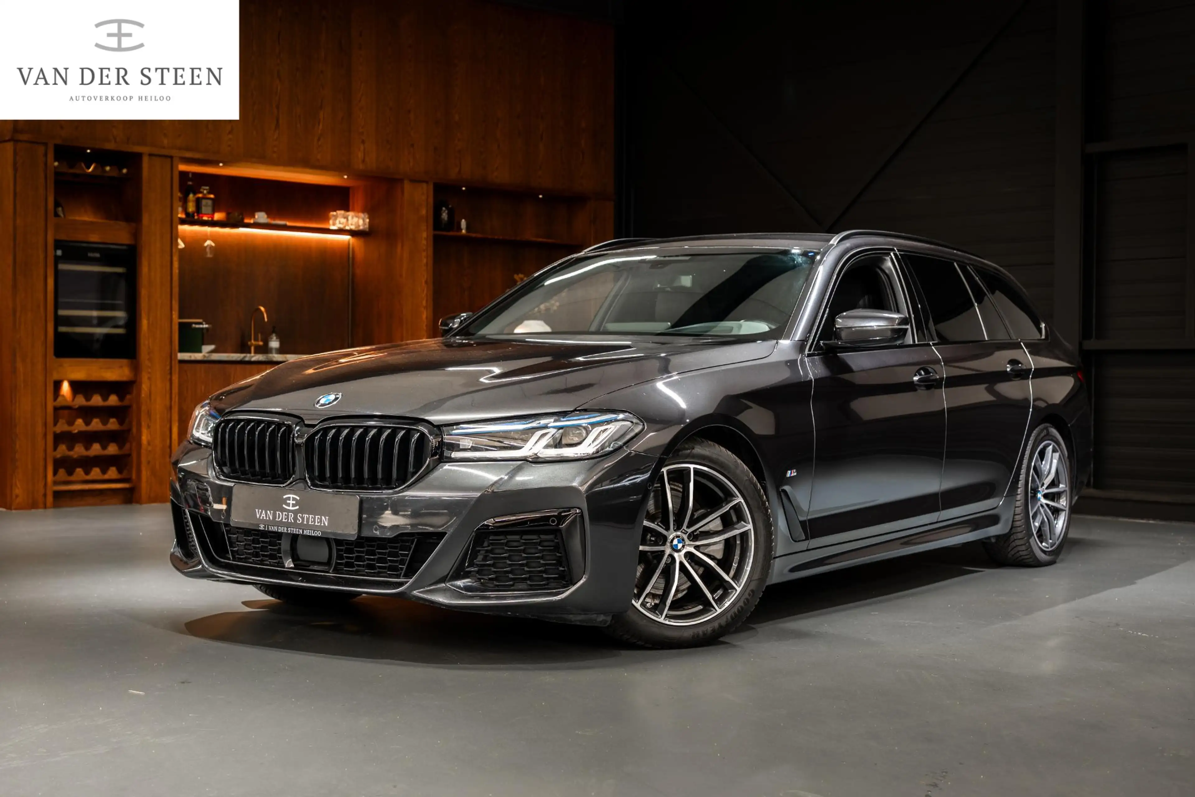 BMW 520 5-serie Touring 520i Business Edition Plus Sensate