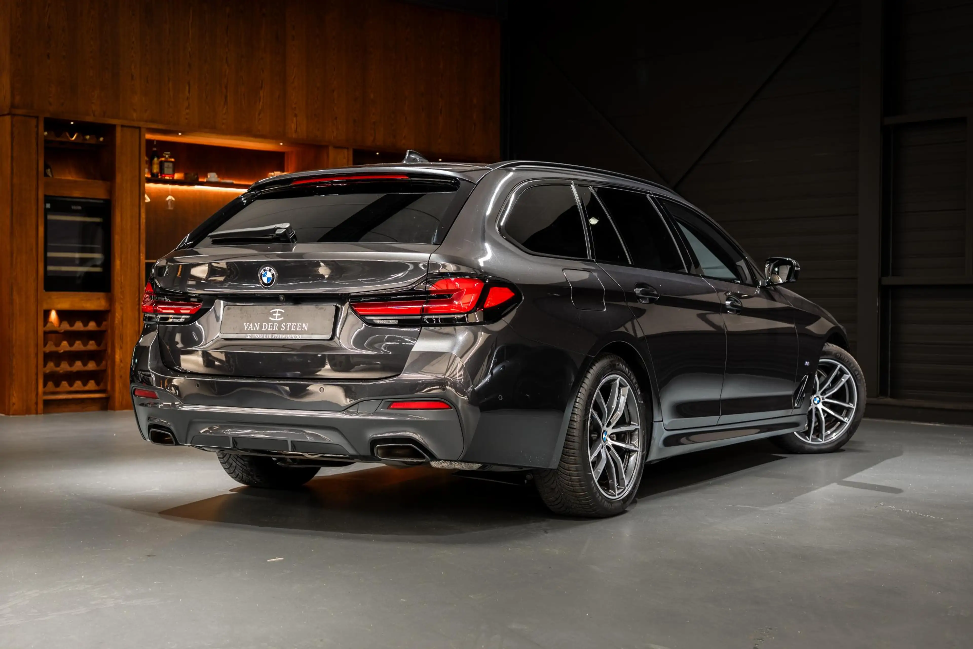 BMW 520 5-serie Touring 520i Business Edition Plus Sensate — photo 2
