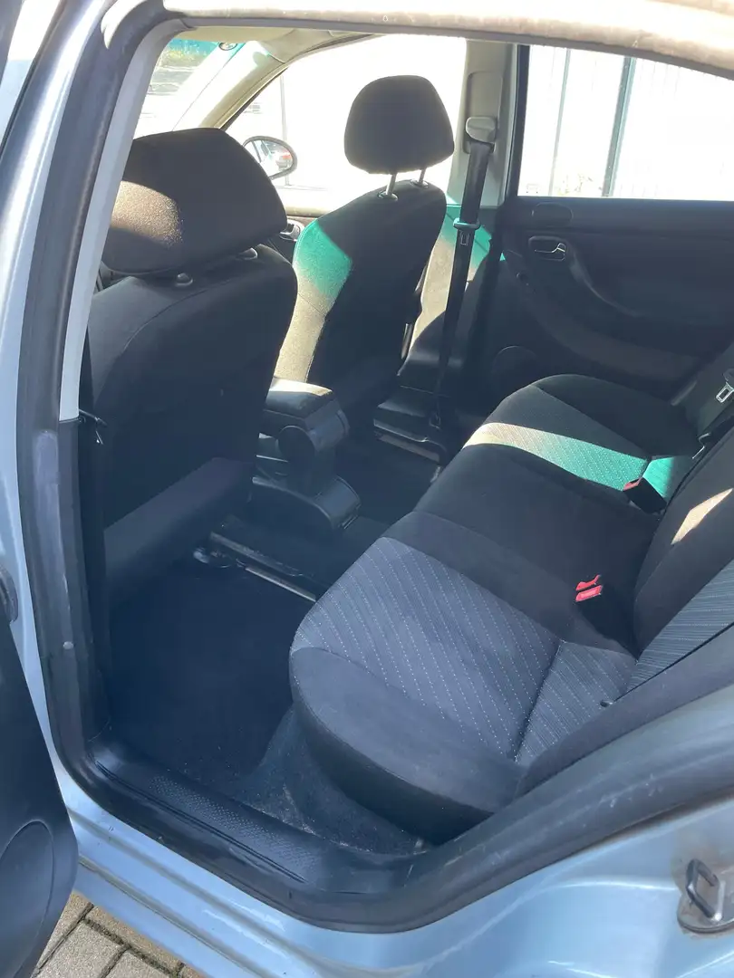 SEAT Leon Leon 1.9 TDI Silber - 2