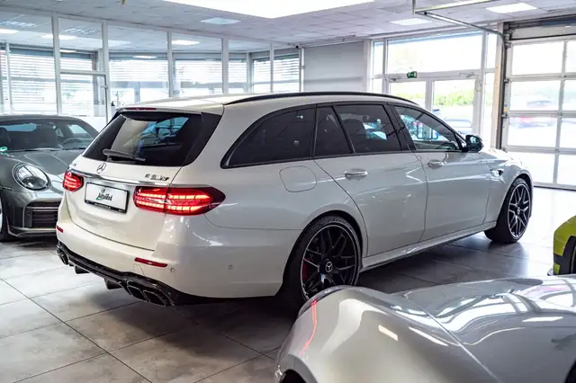 Mercedes-Benz E-Class view 7