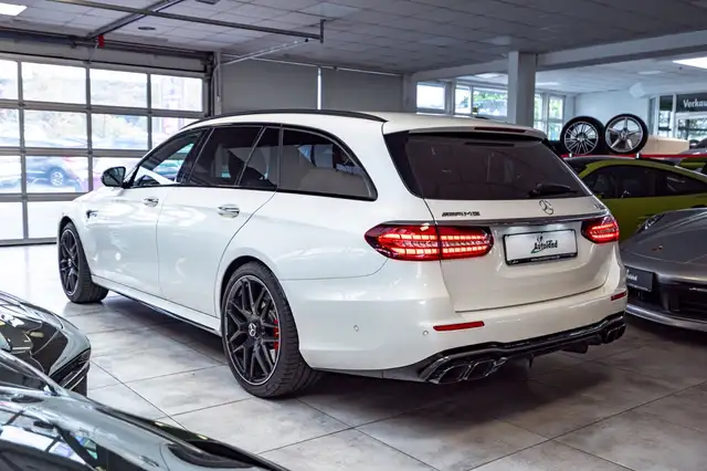 Mercedes-Benz E-Class view 5