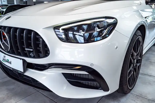 Mercedes-Benz E-Class view 12