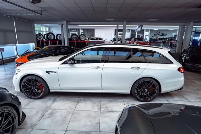 Mercedes-Benz E-Class view 4
