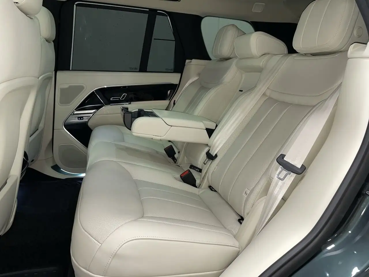 Land Rover Range Rover photo Land Rover Range Rover