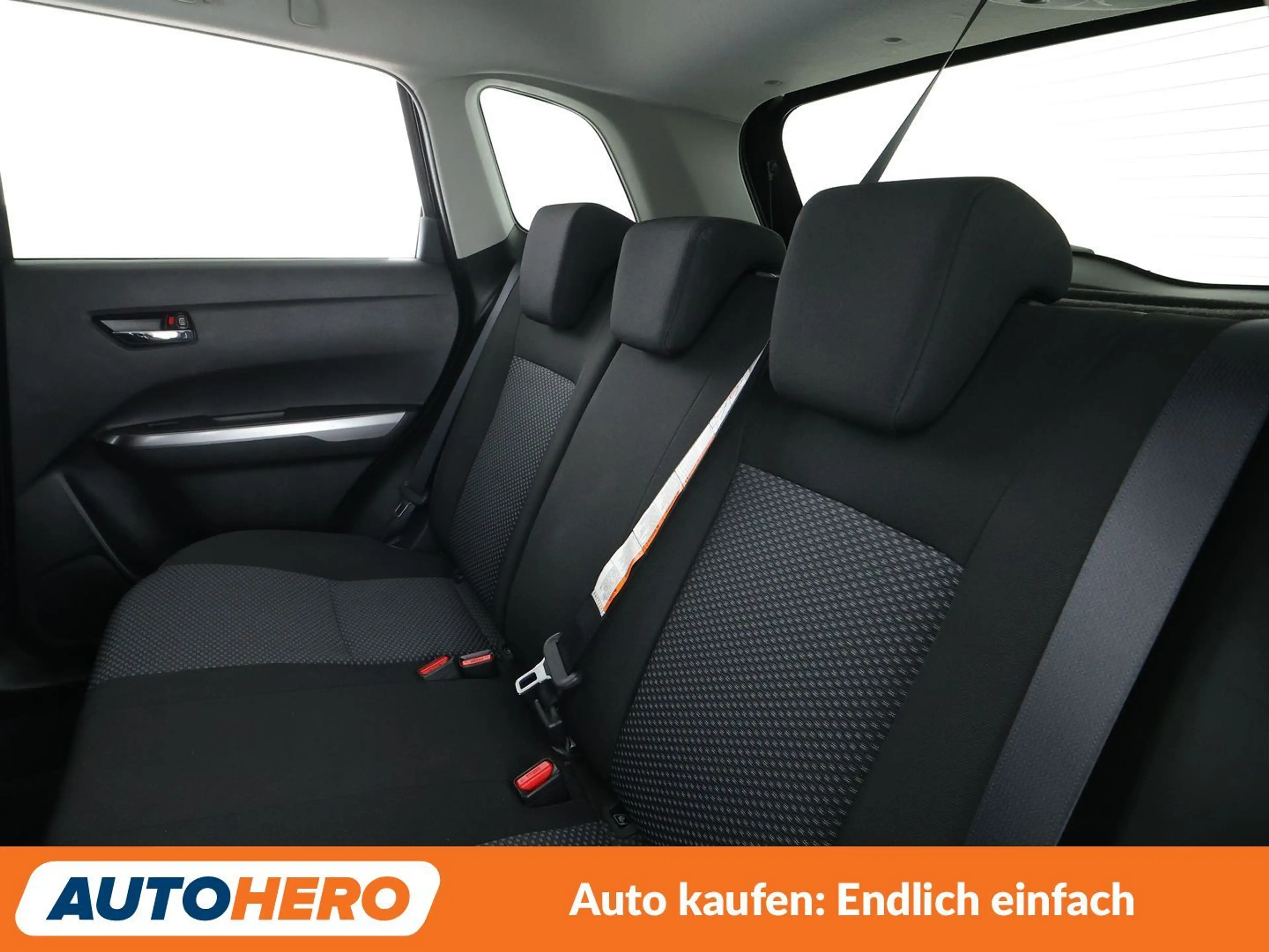 Suzuki Vitara 1.4 BoosterJet Comfort + 4x4 Aut.*ACC*SHZ* — photo 12