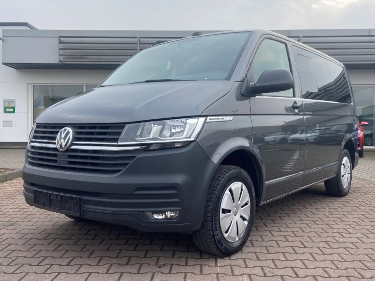 Volkswagen T6.1 Caravelle Trendline FWD 2.0 TDI 9 SItzer Klimaautom Notbrems Szürke - 1