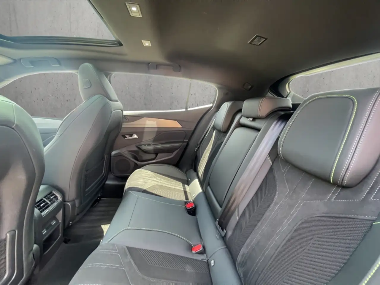 Peugeot 408 GT PureTech 130 EAT8 El. Panodach Navi Memory Sitz, миниатюра 8