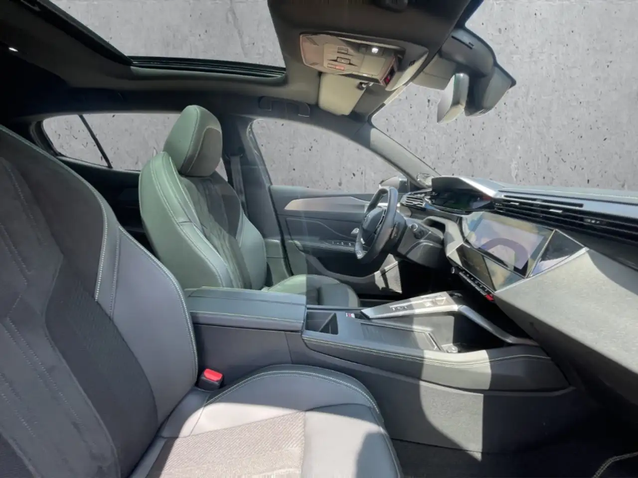 Peugeot 408 GT PureTech 130 EAT8 El. Panodach Navi Memory Sitz, миниатюра 13