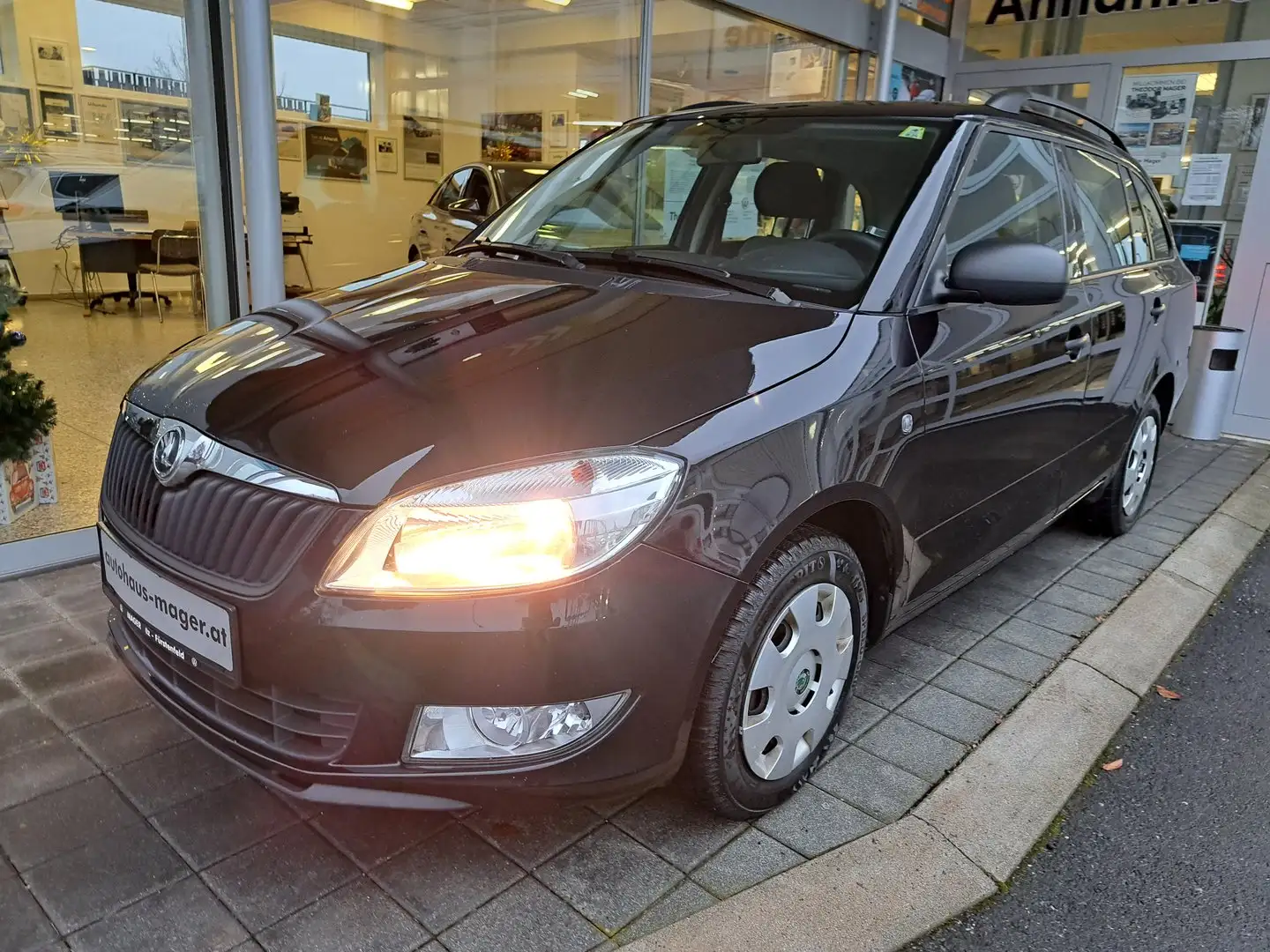 Skoda Fabia Active+ TSI Noir - 1