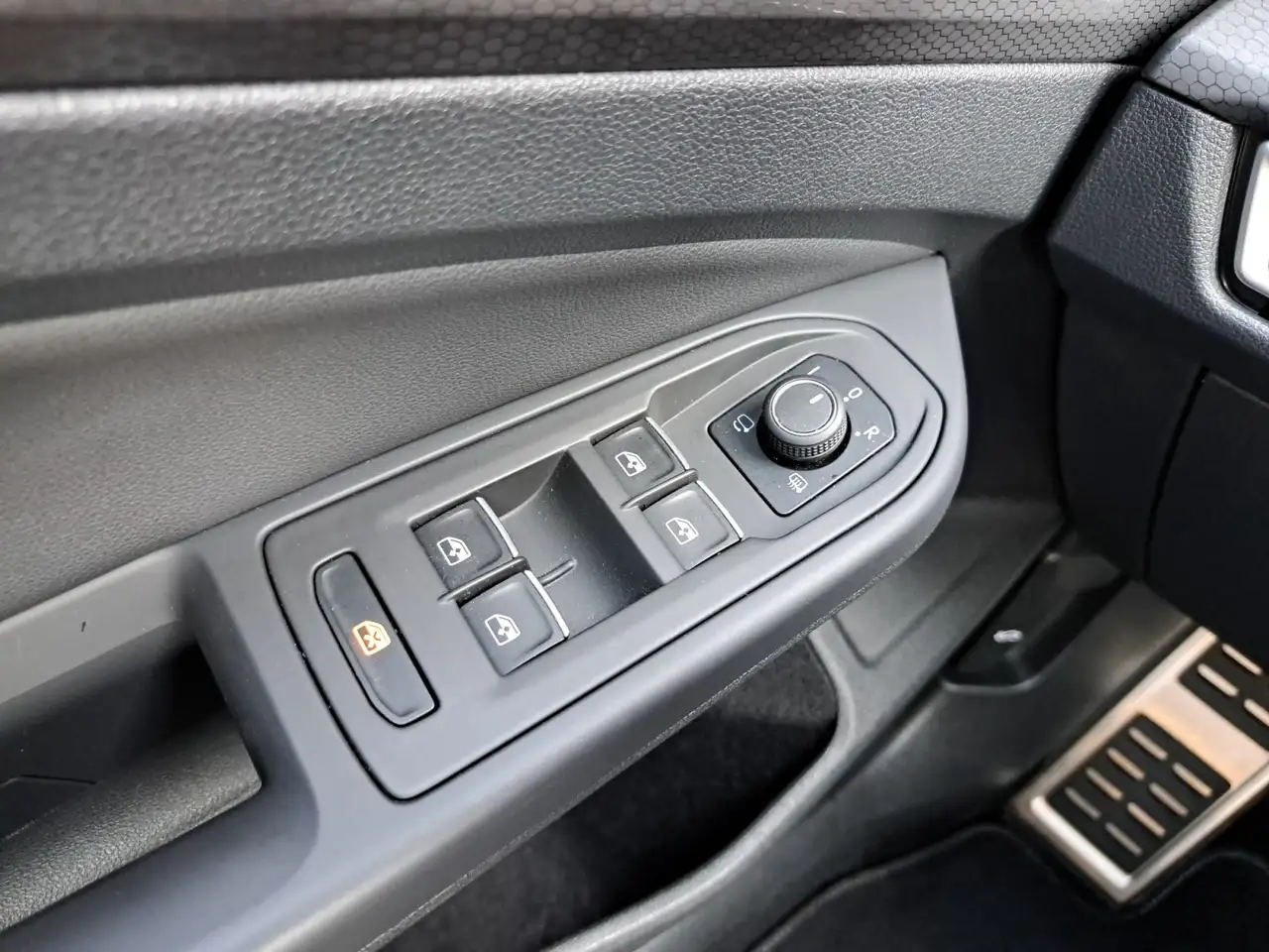 Volkswagen Golf VIII GTD 2.0 TDI DSG STANDHEIZ PANO MATRIX NAV AP, миниатюра 28