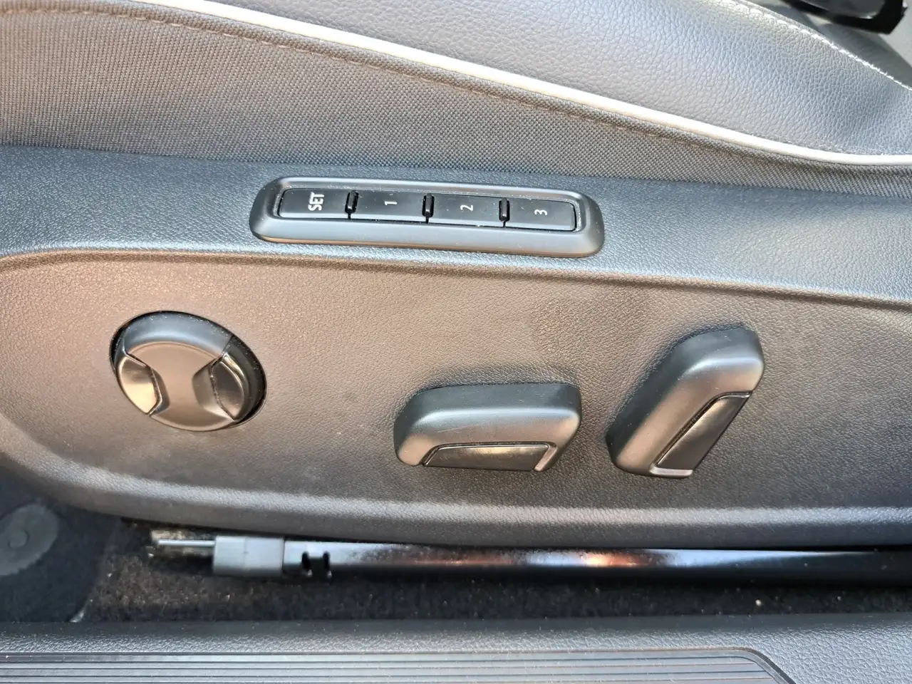 Volkswagen Golf VIII GTD 2.0 TDI DSG STANDHEIZ PANO MATRIX NAV AP, миниатюра 25