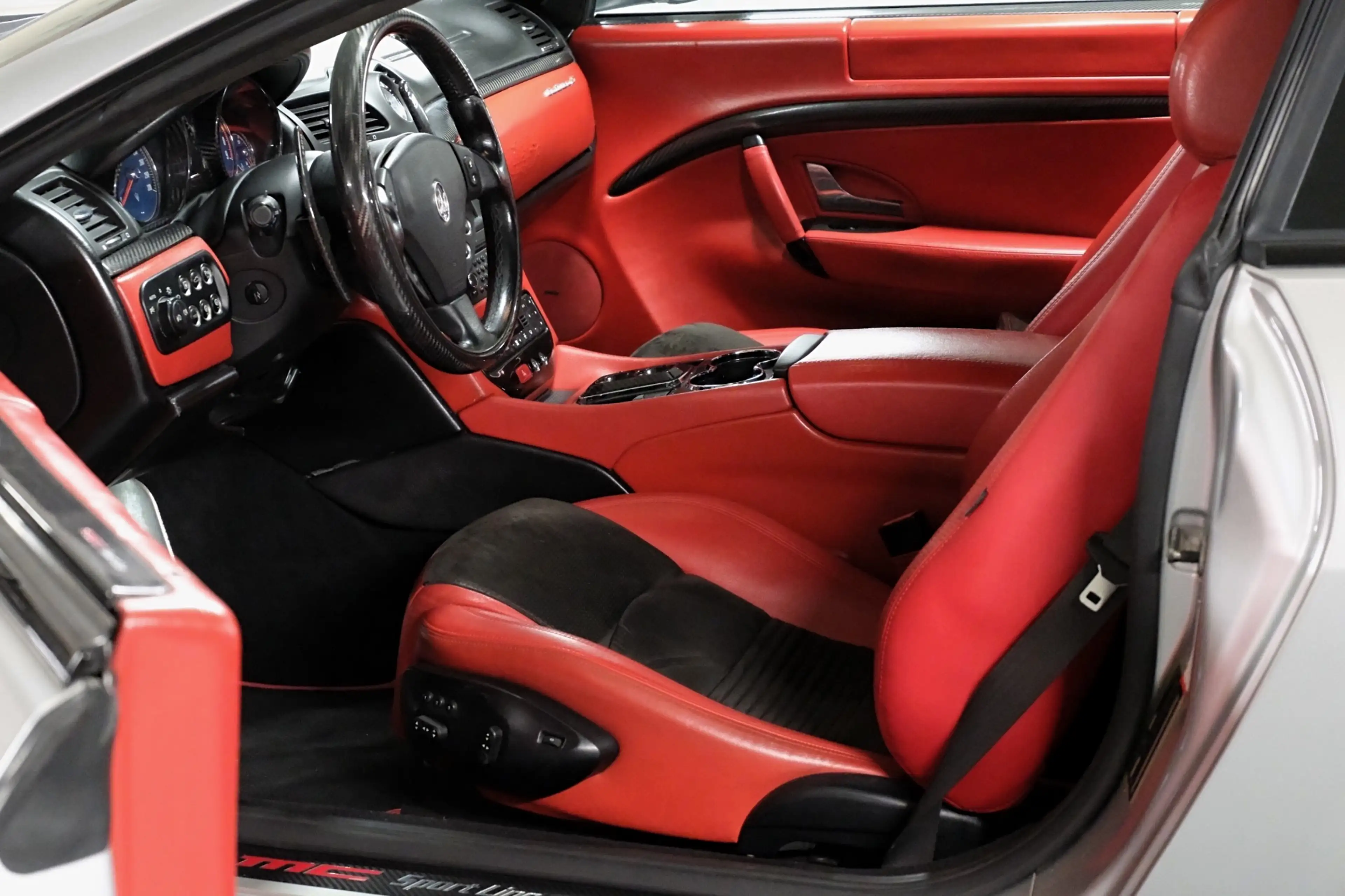 Maserati GranTurismo 4.7 V8 S*MC Sport Line*Carbon*BOSE*Kamera* — photo 11