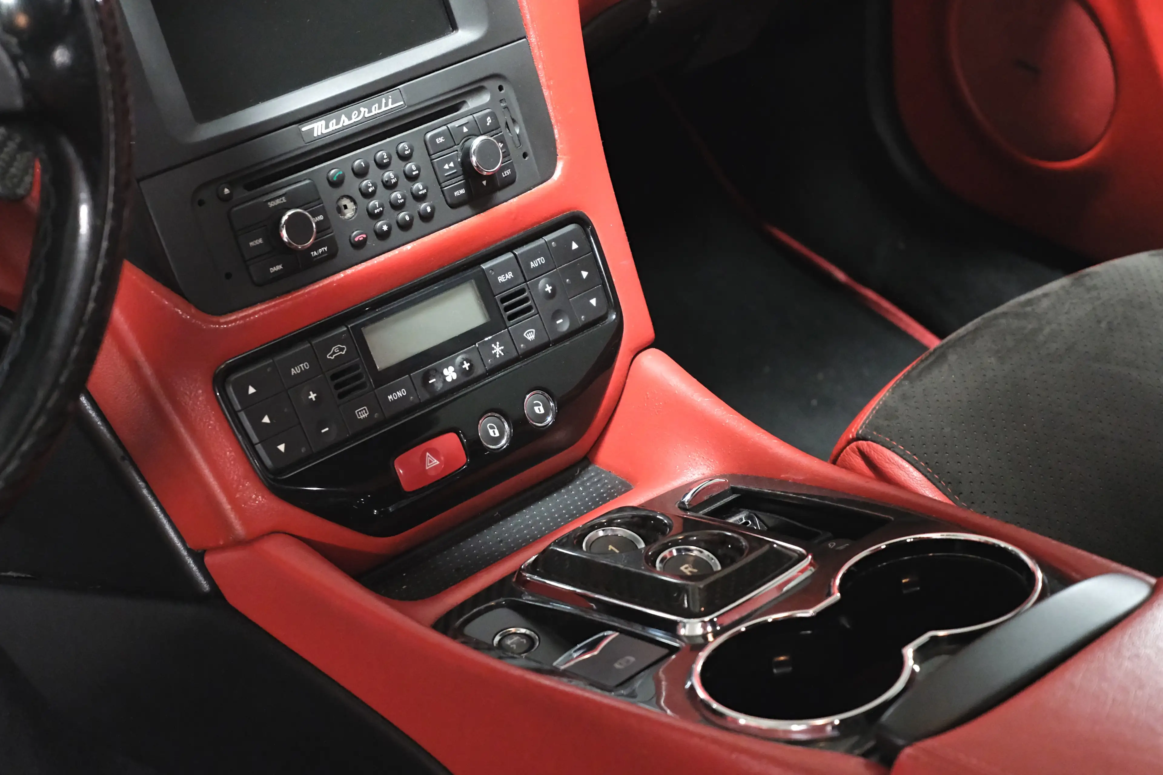 Maserati GranTurismo 4.7 V8 S*MC Sport Line*Carbon*BOSE*Kamera* — photo 15