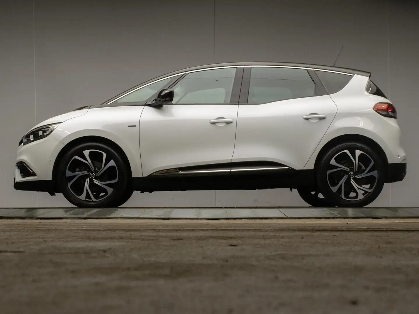 Renault Scenic 1.2 TCe Bose Sport (CARPLAY,NAVI,LED,SPORTSTOELEN, Blanc - 1