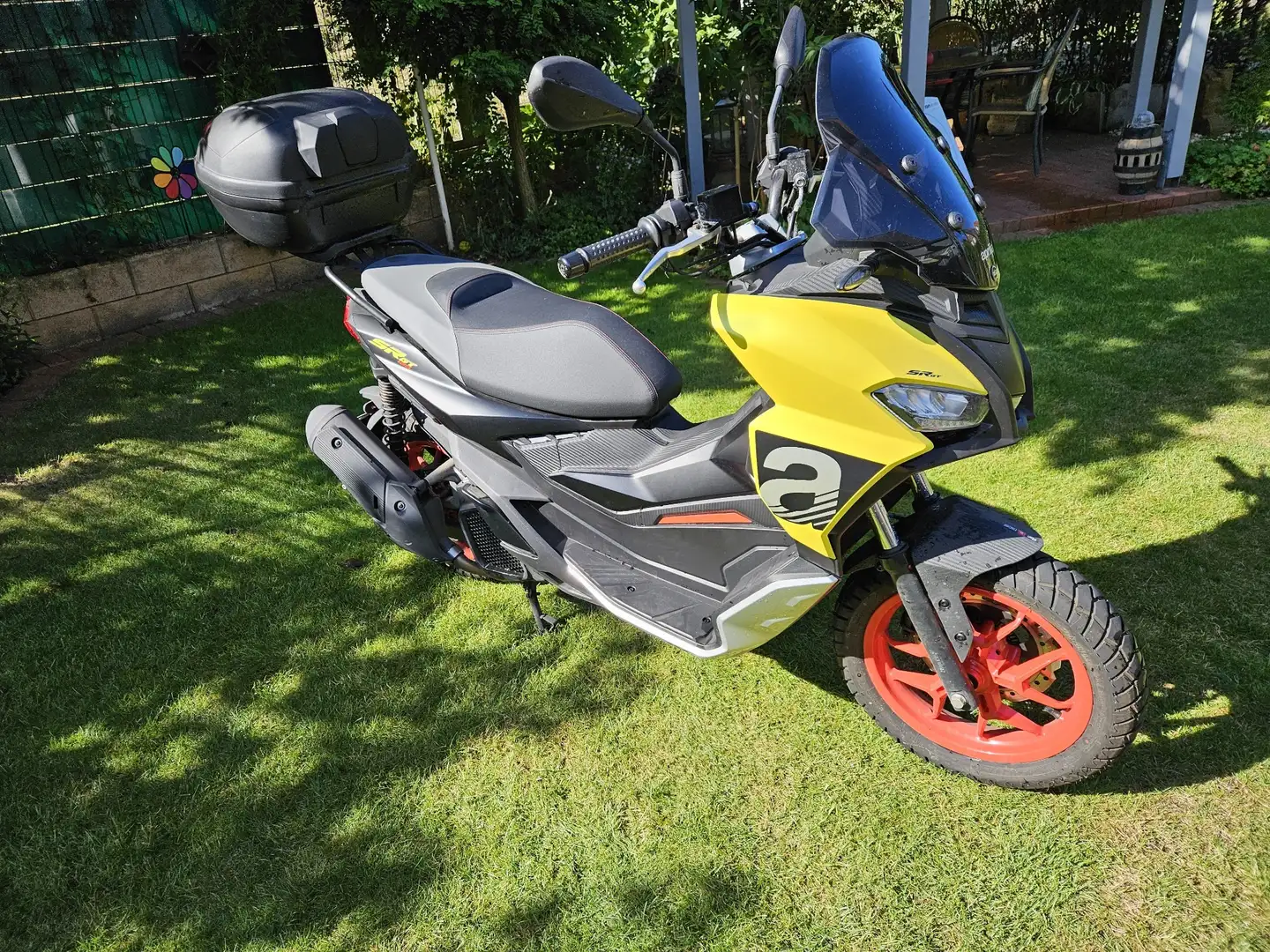 Aprilia SR GT 125 Giallo - 1