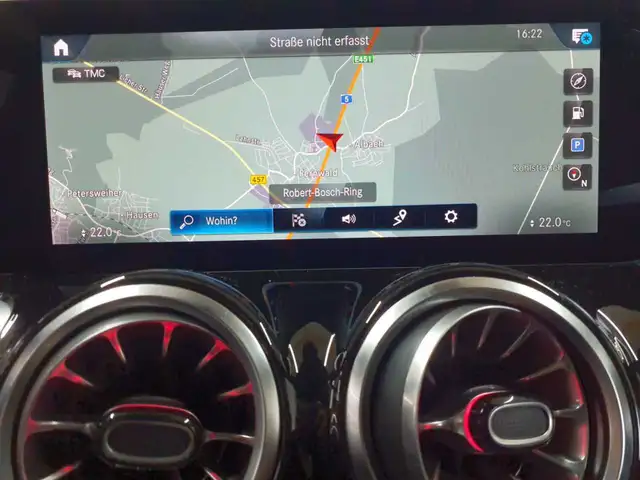 Mercedes-Benz GLB view 11
