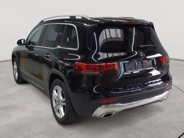 Mercedes-Benz GLB view 4