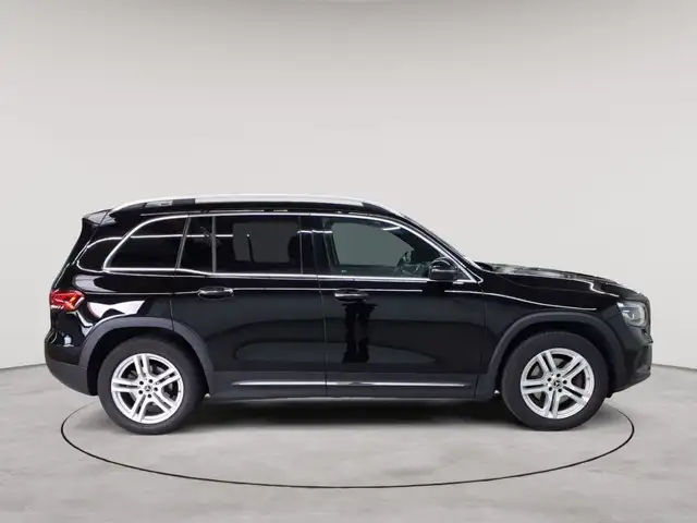 Mercedes-Benz GLB view 2