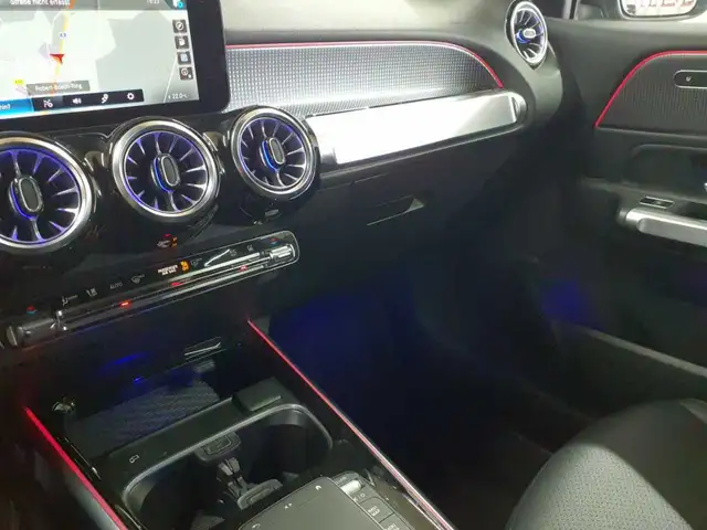 Mercedes-Benz GLB view 15