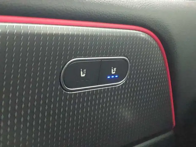 Mercedes-Benz GLB view 16