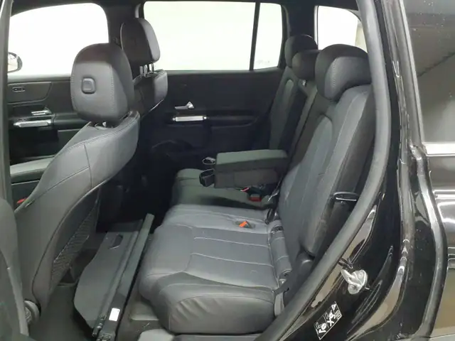 Mercedes-Benz GLB view 13