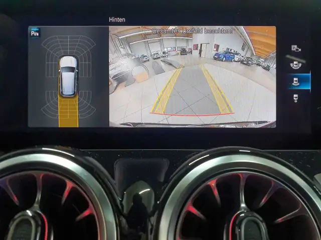 Mercedes-Benz GLB view 17